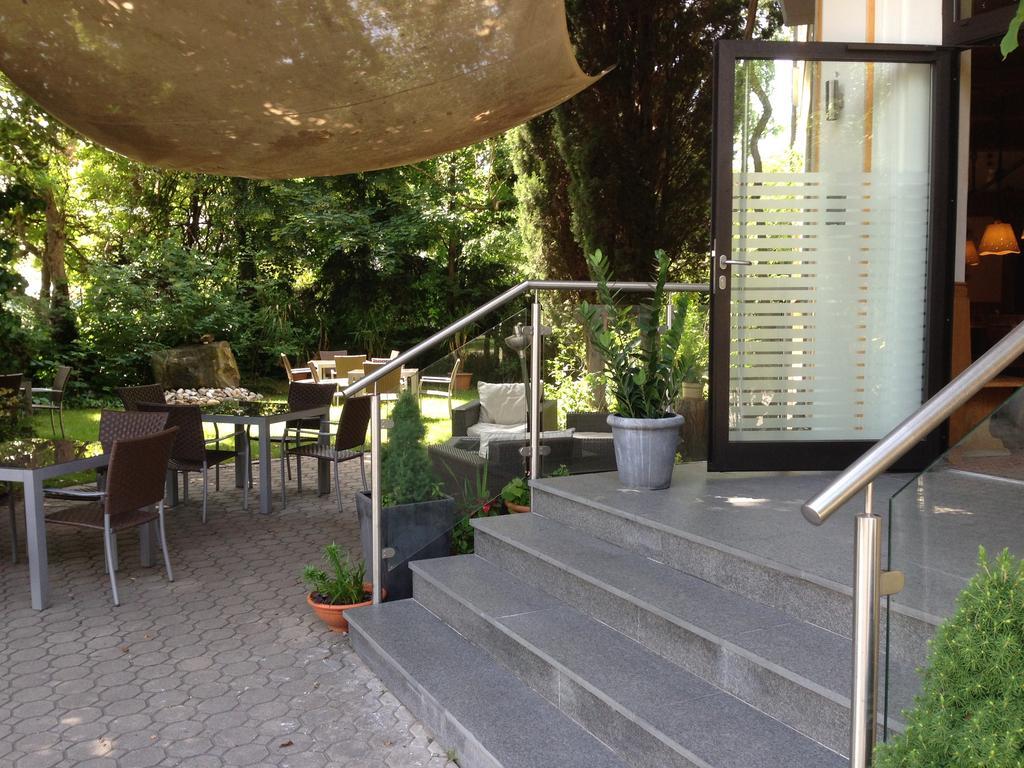 Gasthof-Pension Weisz-Artner Frauenkirchen Esterno foto